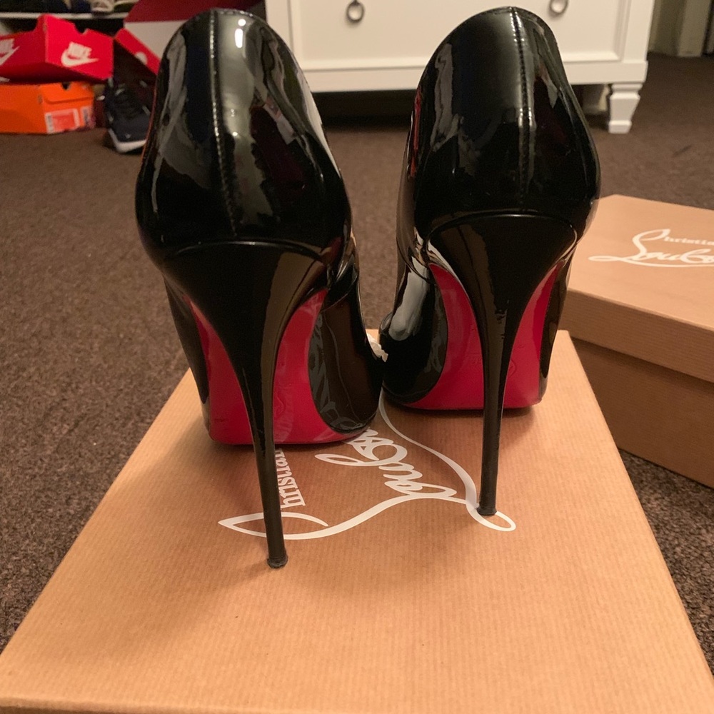 Christian Louboutin So Kate